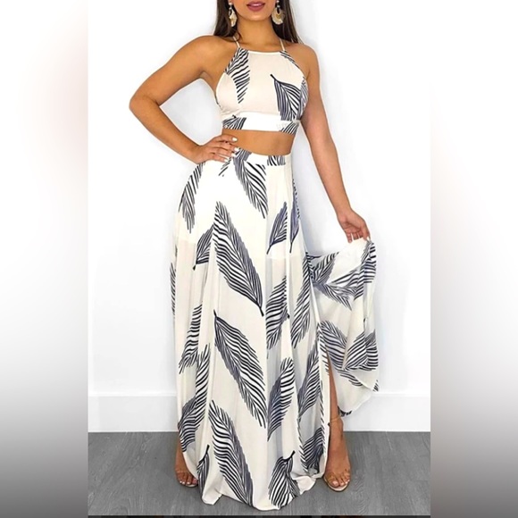 Aakaa halter top and matching maxi skirt set. Size small skirt, medium top - Picture 1 of 11